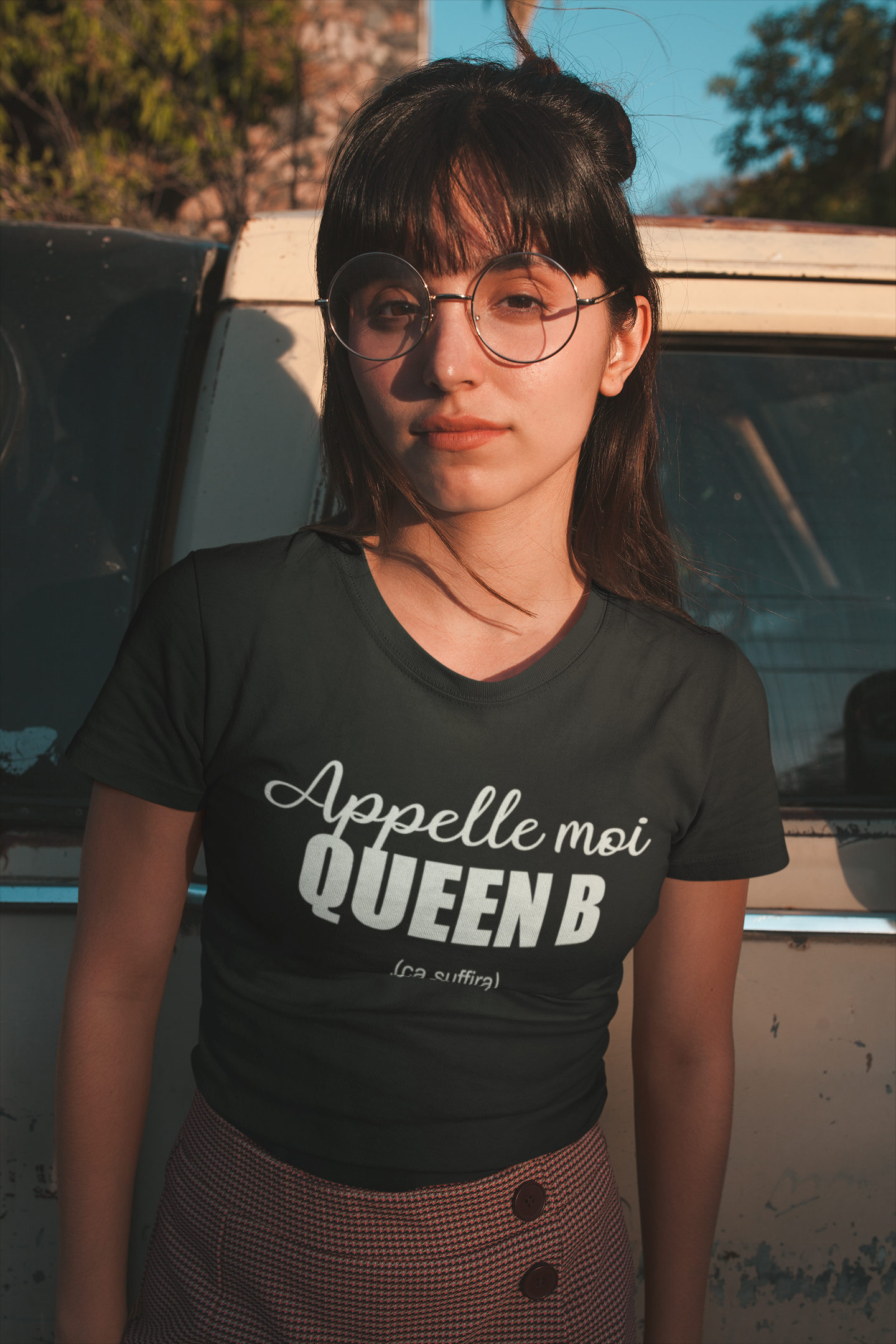 T-shirt blanc pour femme "Appelle-moi Queen B" - MCL Sérigraphie Image de t-shirt noir pour femme "Appelle-moi Queen B" - MCL Sérigraphie