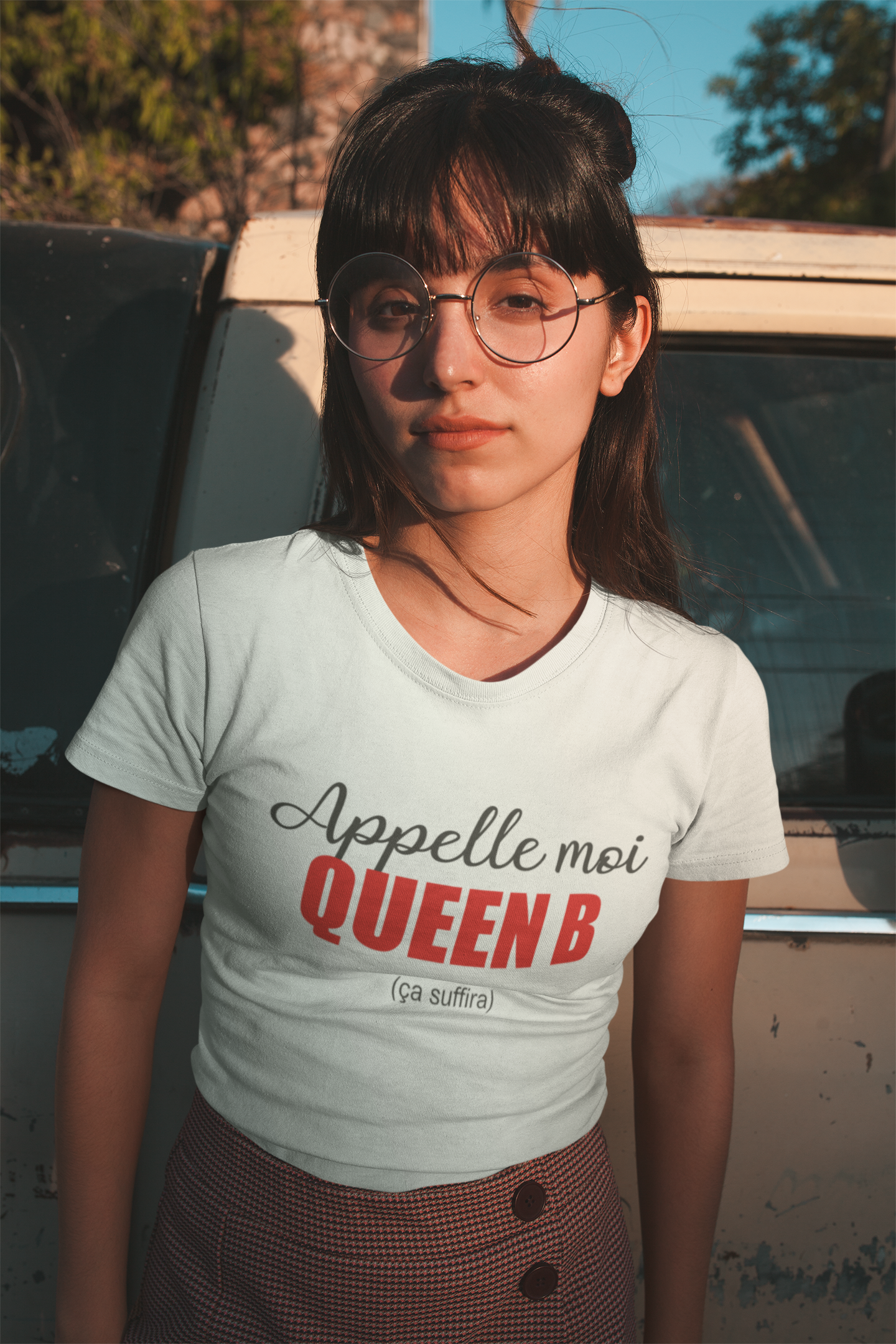 Image de t-shirt blanc pour femme "Appelle-moi Queen B" - MCL Sérigraphie