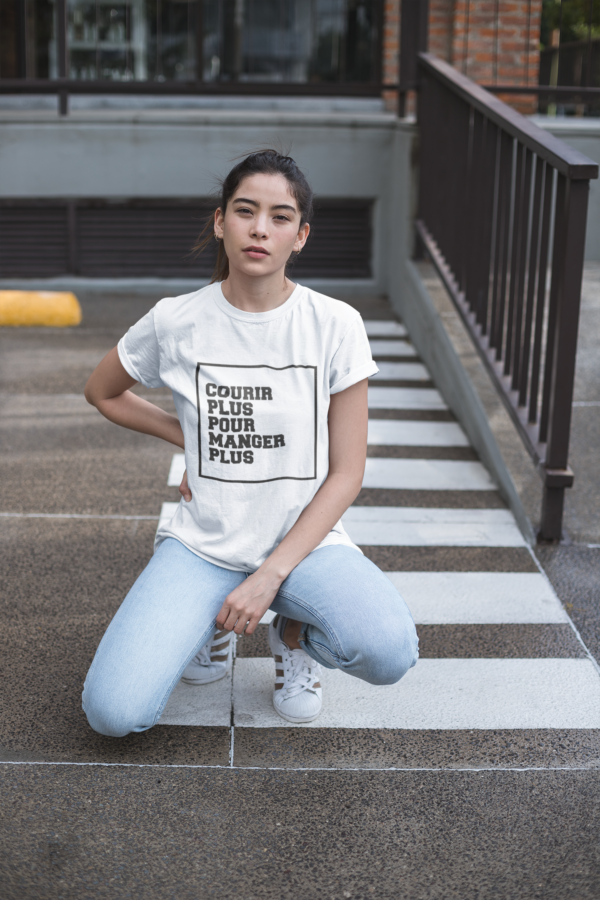 Image de t-shirt blanc pour femme "Courir plus pour manger plus" - MCL Sérigraphie
