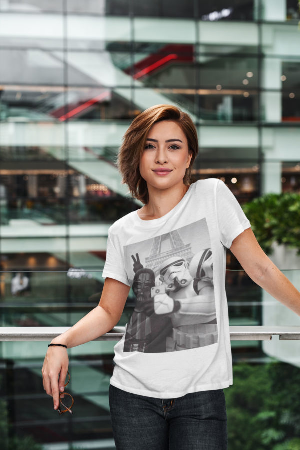 Image de t-shirt blanc pour femme "Selfie à Paris - Star Wars" - MCL Sérigraphie