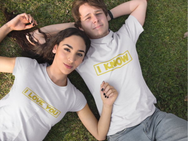 Image de duo de t-shirts blanc femme et blanc homme "I Love You/I Know" - MCL Sérigraphie