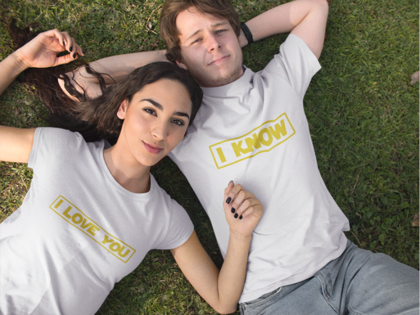 Duo de t-shirts noirs femme et homme "I Love You/I Know" - MCL Sérigraphie Image de duo de t-shirts blanc femme et blanc homme "I Love You/I Know" - MCL Sérigraphie