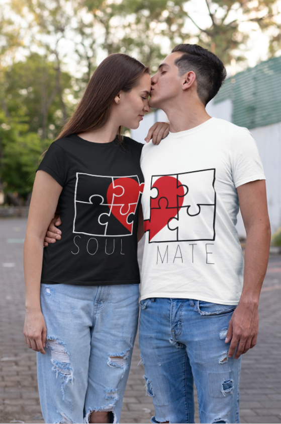 Image de duo de t-shirts noir femme et blanc homme "Soul/Mate" - MCL Sérigraphie