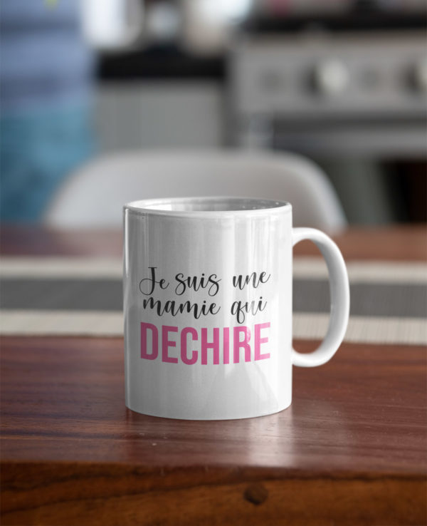 Image de mug "Je suis une mamie qui déchire" - MCL Sérigraphie