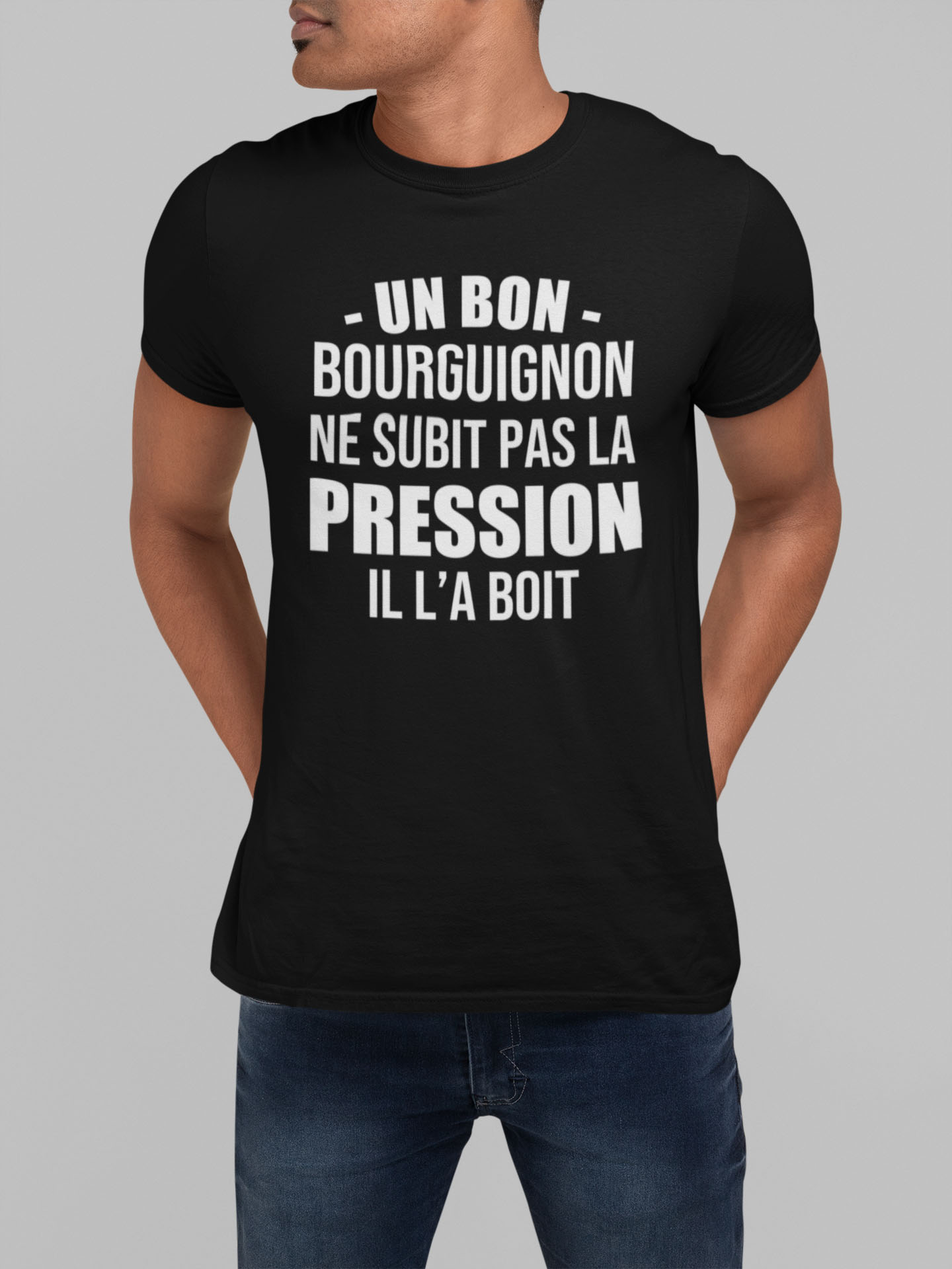 T-shirt noir homme "Un bon Bourguignon ne subit pas la pression, il l'a boit" - MCL Sérigraphie Image de t-shirt noir homme "Un bon Bourguignon ne subit pas la pression, il l'a boit" - MCL Sérigraphie