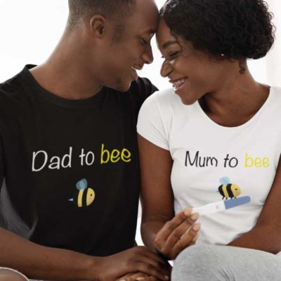 Image de t-shirts duo blanc et noir "Mum to bee/Dad to bee"-MCL Sérigraphie