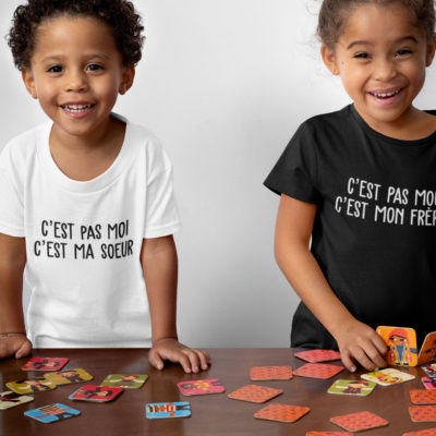 Duo t-shirts blanc et noir "C'est pas moi" - spécial frère et sœur - MCL Sérigraphie