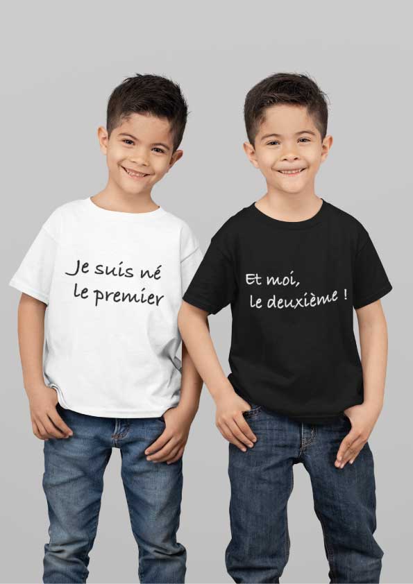 Image de t-shirts duo noir et blanc "Je suis né le premier et moi le deuxième ! "-MCL Sérigraphie