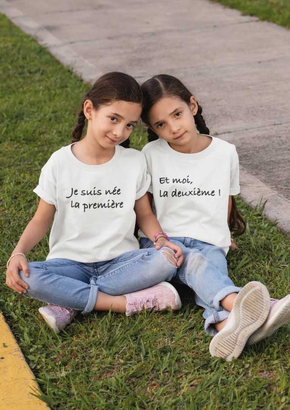 Image de t-shirts duo blanc "Je suis née la première et moi la deuxième ! "-MCL Sérigraphie