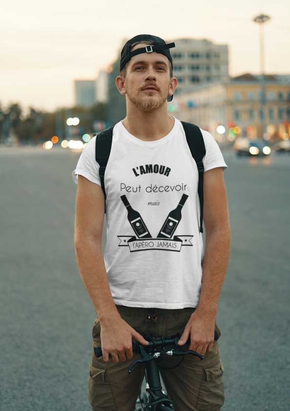 Image de t-shirt blanc "L'amour peut décevoir, l'apéro jamais"-MCL Sérigraphie