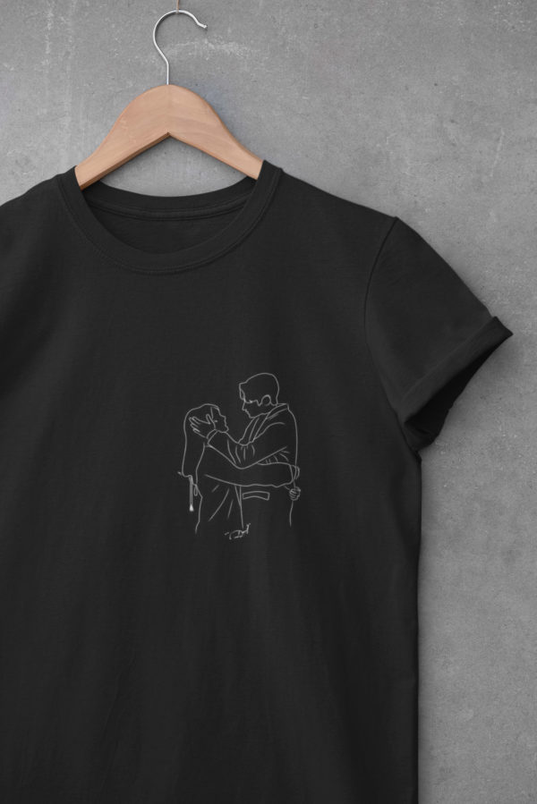 Image de t-shirt noir femme dessin minimaliste traits couple - Personnalisé - MCL Sérigraphie